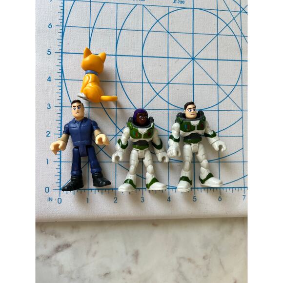 Imaginext Disney Pixar Buzz Lightyear, Sox & Alisha Hawthorne Action Figures - Picture 6 of 6